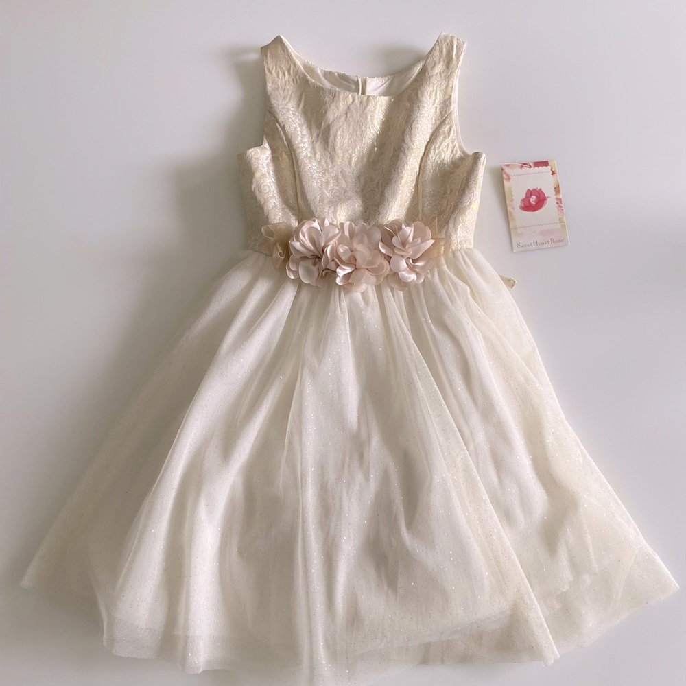 Sweet Heart Rose Champagne Special Occasion Dress. Size 7